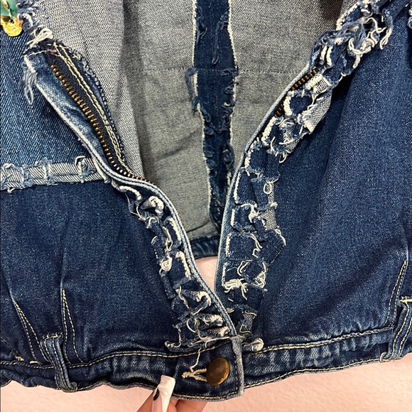 Upcycled Frayed Edges Denim Vest W/Duck. Size L - Picture 6 of 7